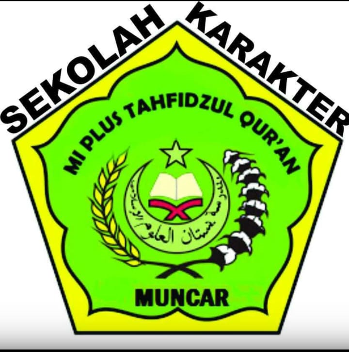 Gedung Madrasah Tsanawiyah dengan suasana cerah dan hijau